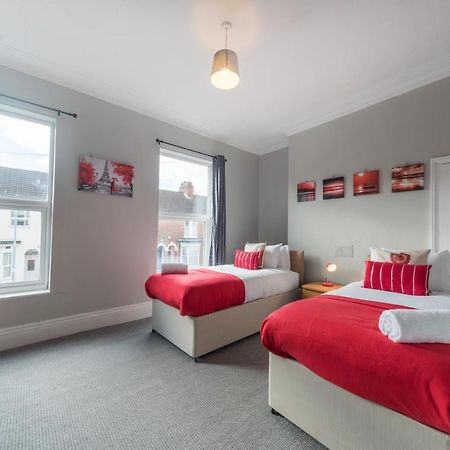 3 Bedroom Saks - 2 Living Area House In Newland Ave Hull Kingston upon Hull Extérieur photo