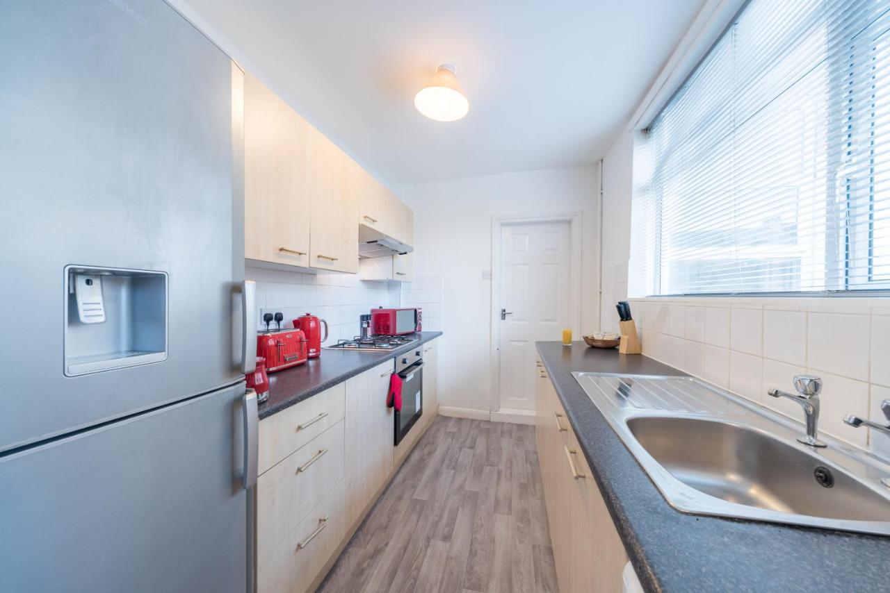 3 Bedroom Saks - 2 Living Area House In Newland Ave Hull Kingston upon Hull Extérieur photo