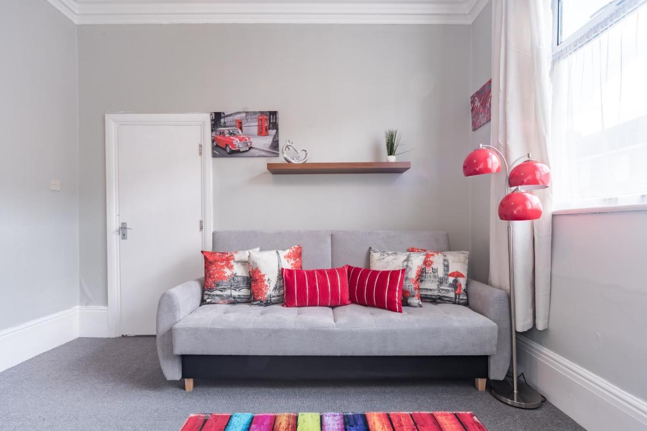 3 Bedroom Saks - 2 Living Area House In Newland Ave Hull Kingston upon Hull Extérieur photo